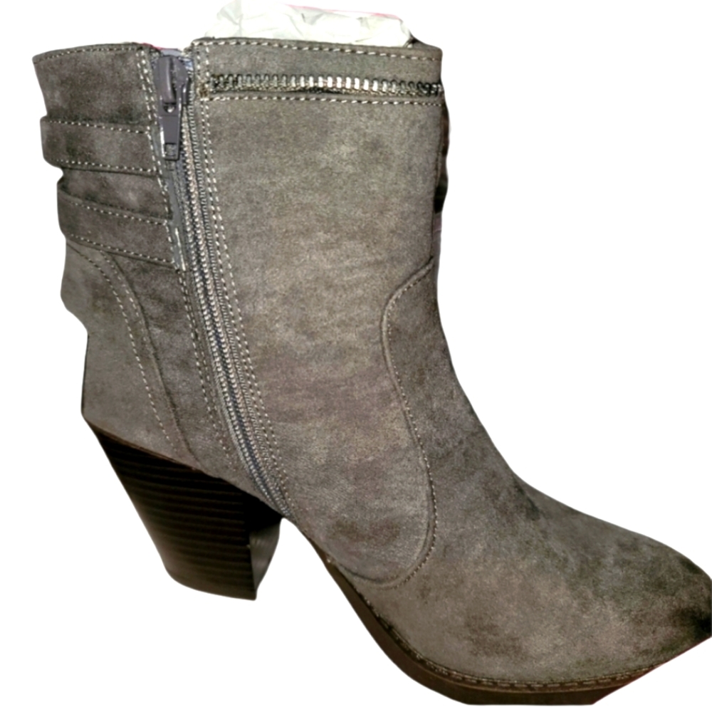 JustFab Shelley ankle bootie Grey size 9